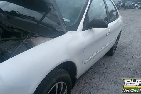 Photo of 2004 Ford Taurus