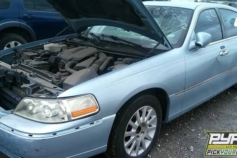 Photo of 2006 Lincoln Town Car