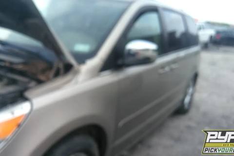 Photo of 2009 Volkswagen Routan