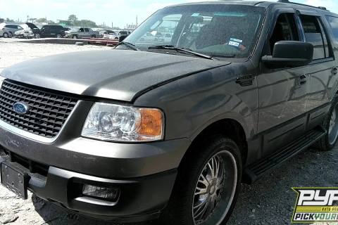 Photo of 2004 Ford Expedition