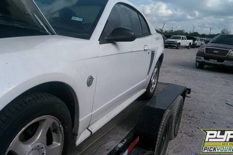 Photo of 2004 Ford Mustang