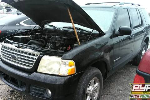 Photo of 2004 Ford Explorer