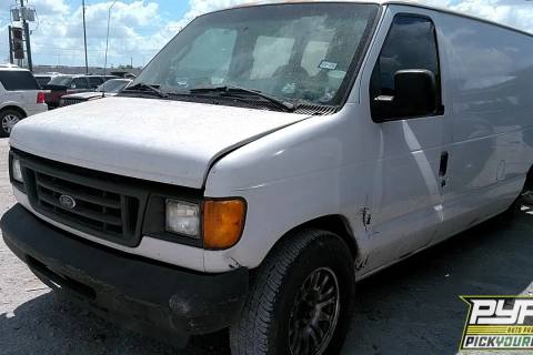 Photo of 2005 Ford E-150