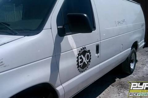 Photo of 2001 Ford E-350 Super Duty
