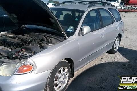 Photo of 2000 Hyundai Elantra