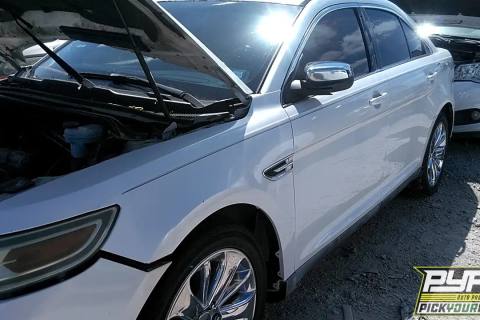 Photo of 2011 Ford Taurus