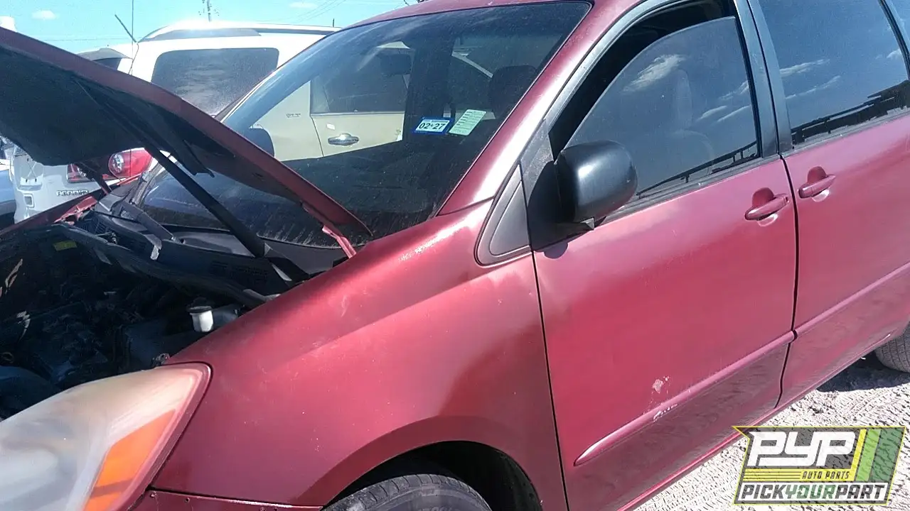 Photo of 2005 Toyota Sienna
