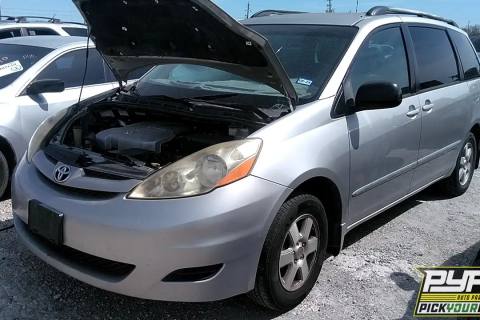 Photo of 2008 Toyota Sienna