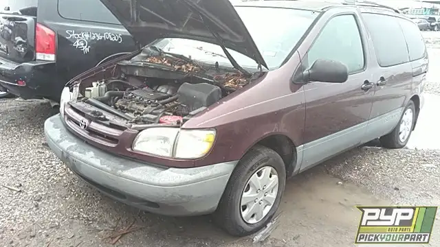 Photo of 1999 Toyota Sienna