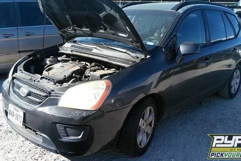 Photo of 2008 Kia Rondo