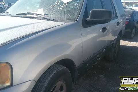 Photo of 2004 Ford Expedition