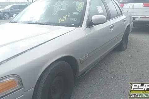 Photo of 1999 Ford Crown Victoria