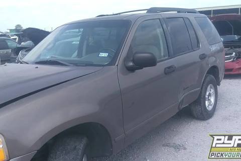 Photo of 2005 Ford Explorer