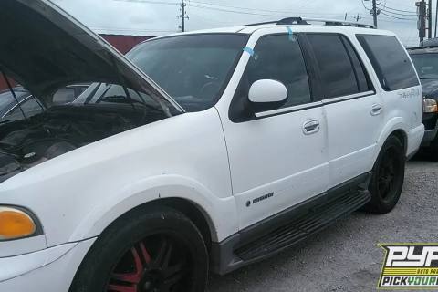 Photo of 2000 Lincoln Navigator