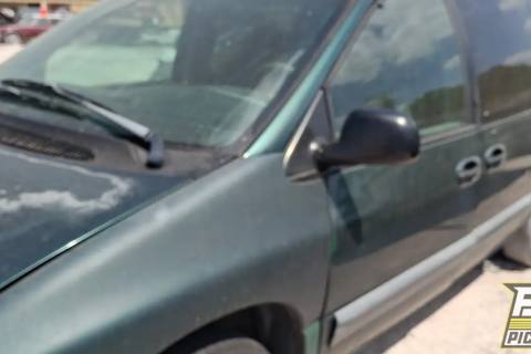 Photo of 1999 Dodge Caravan