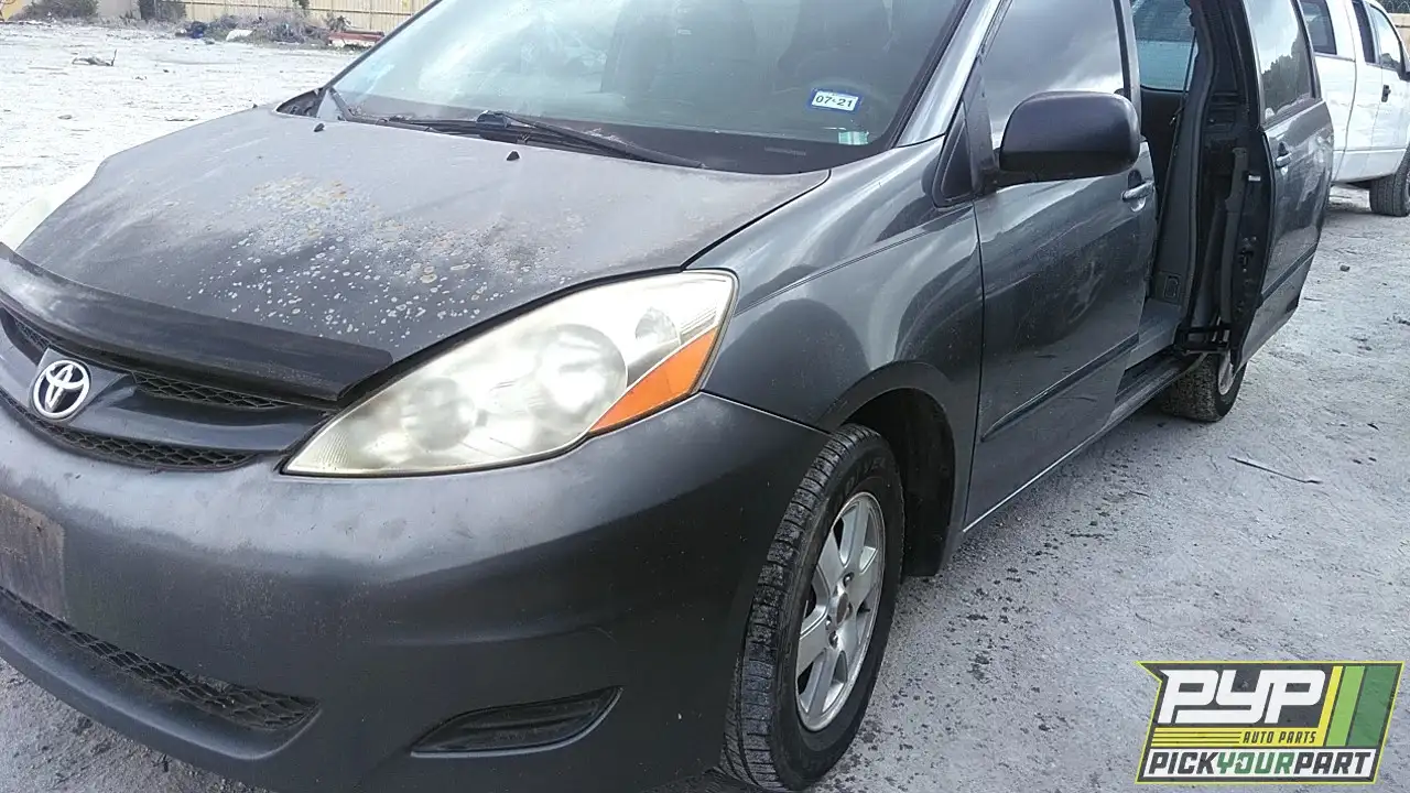 Photo of 2008 Toyota Sienna