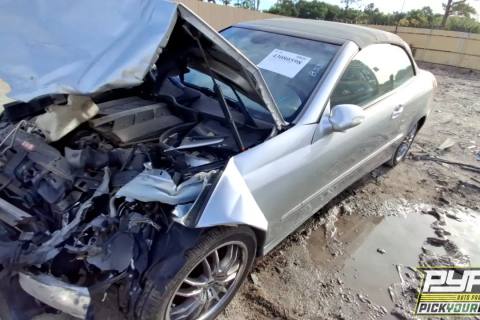 Photo of 2005 Mercedes-Benz Clk320