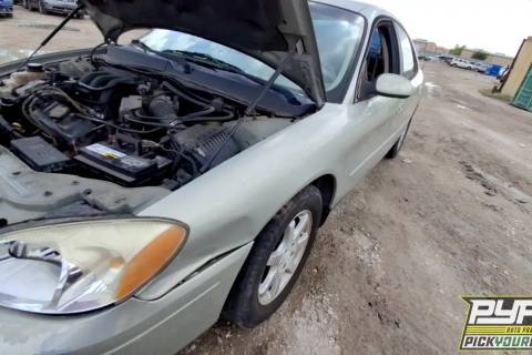Photo of 2005 Ford Taurus