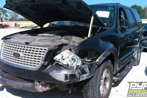Photo of 2004 Ford Expedition