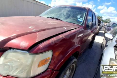 Photo of 2004 Ford Explorer