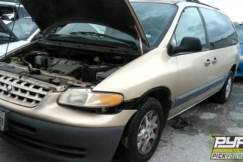 Photo of 2000 Plymouth Grand Voyager