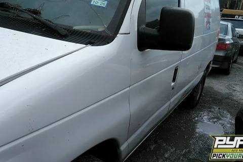 Photo of 2004 Ford E-150