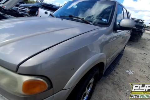 Photo of 2002 Lincoln Navigator