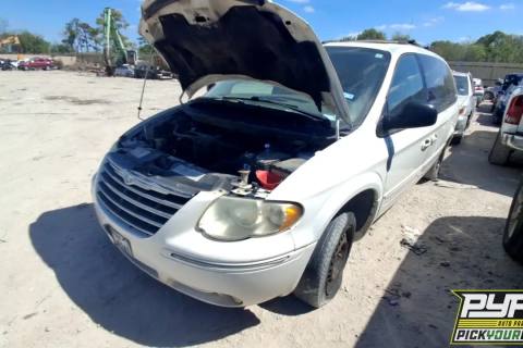Photo of 2006 Chrysler Town & Country