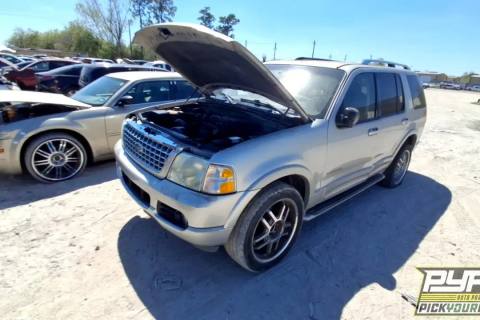 Photo of 2004 Ford Explorer