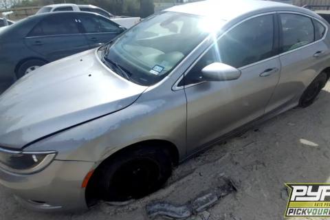Photo of 2015 Chrysler 200