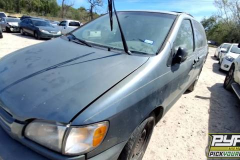Photo of 2000 Toyota Sienna
