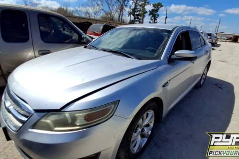 Photo of 2011 Ford Taurus