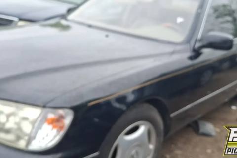 Photo of 1999 Lexus Ls400