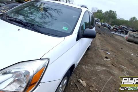 Photo of 2005 Toyota Sienna