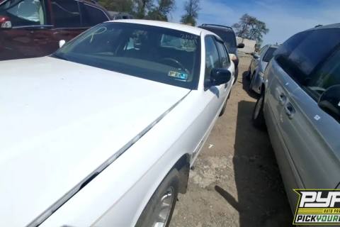Photo of 2000 Ford Crown Victoria