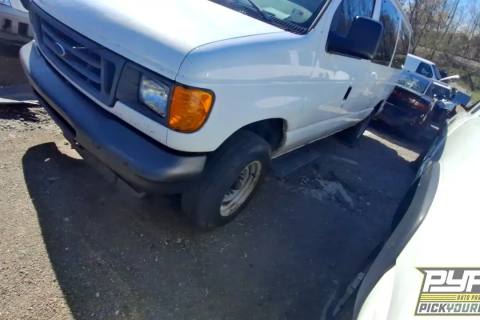 Photo of 2006 Ford E-350 Super Duty