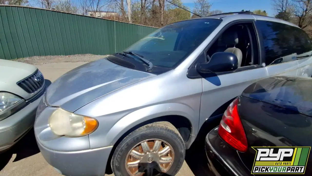 Photo of 2005 Chrysler Town & Country