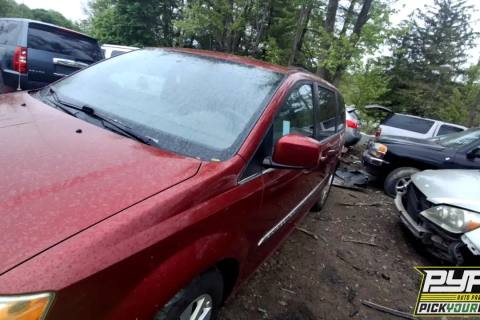 Photo of 2013 Chrysler Town & Country