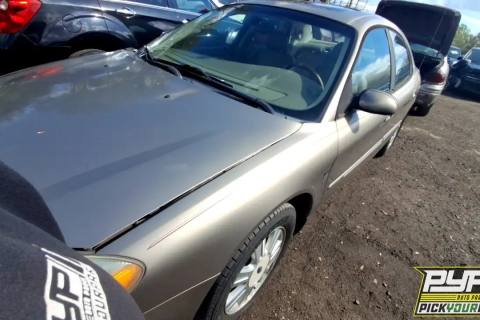 Photo of 2003 Ford Taurus