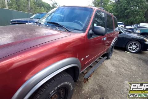 Photo of 2000 Ford Explorer