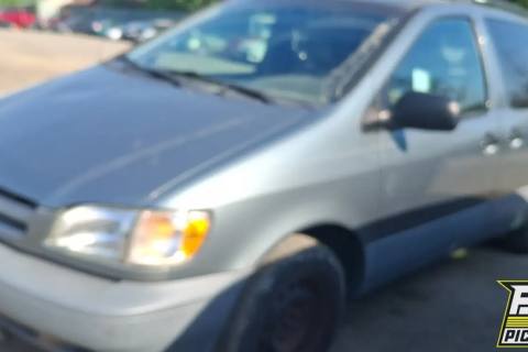 Photo of 1998 Toyota Sienna