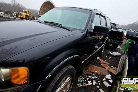 Photo of 2003 Ford Expedition