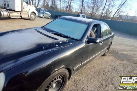 Photo of 2000 Mercedes-Benz E320