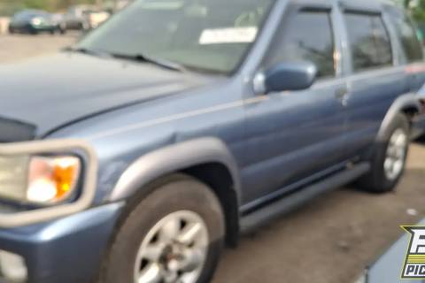 Photo of 1999 Nissan Pathfinder