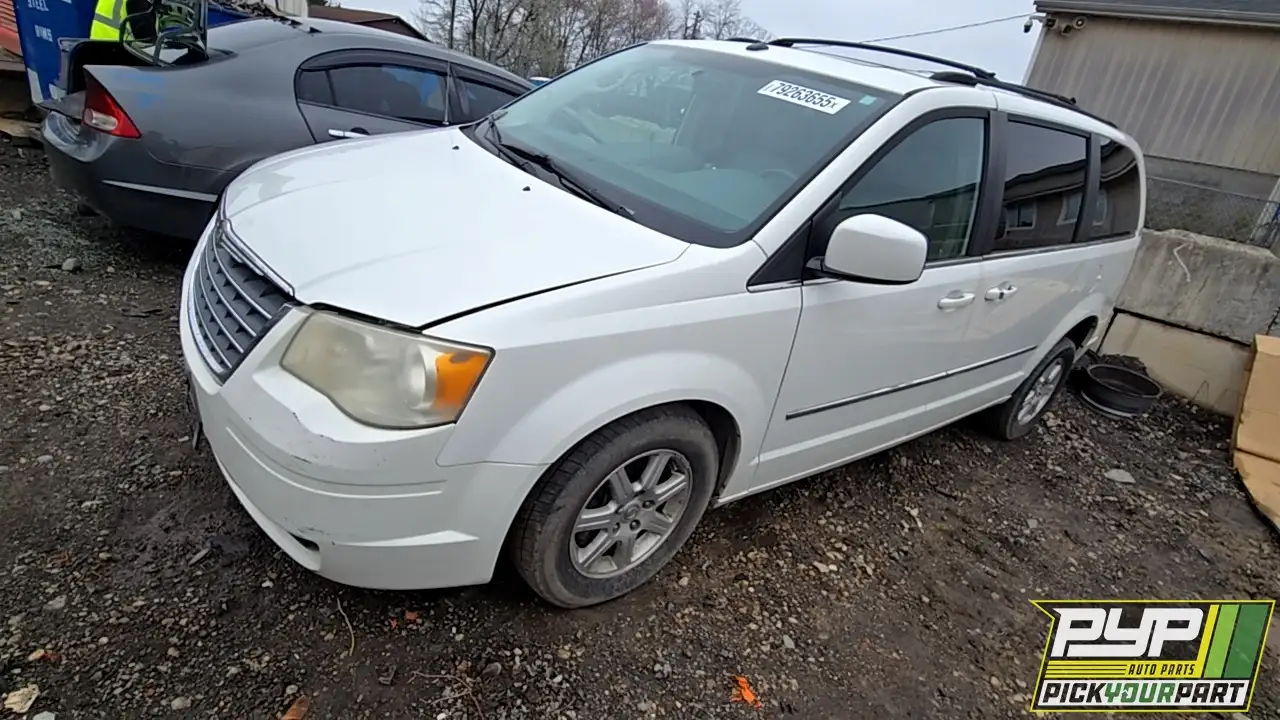 Photo of 2010 Chrysler Town & Country