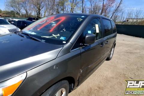 Photo of 2010 Volkswagen Routan