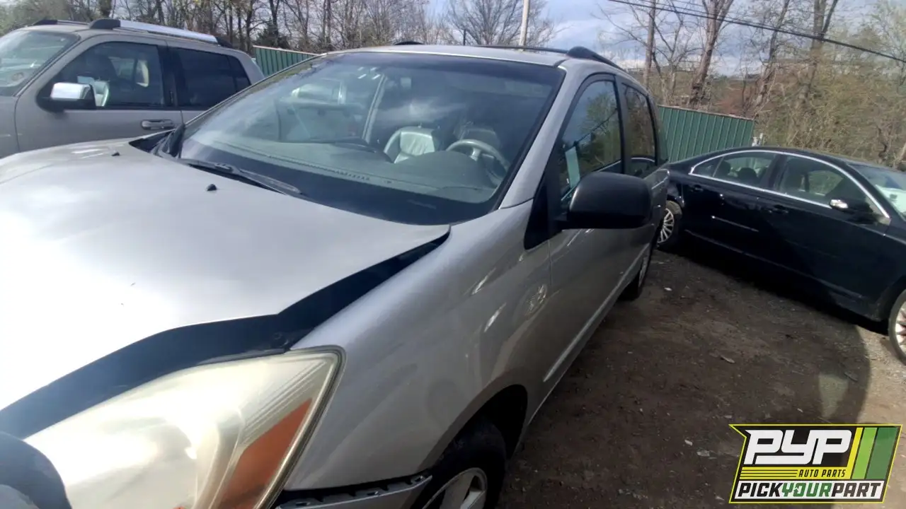 Photo of 2004 Toyota Sienna