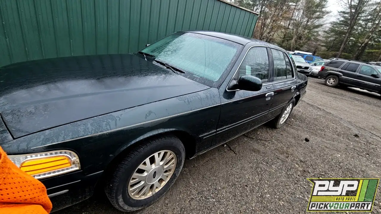 Photo of 2003 Ford Crown Victoria