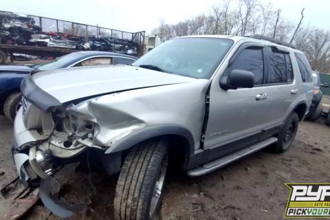 Photo of 2005 Ford Explorer