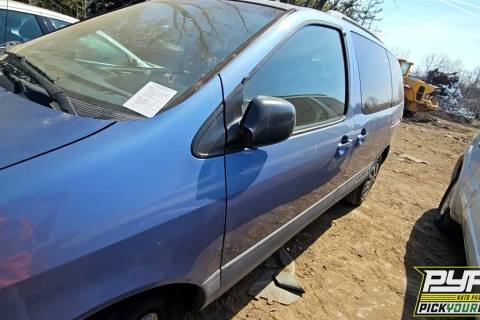 Photo of 2000 Toyota Sienna